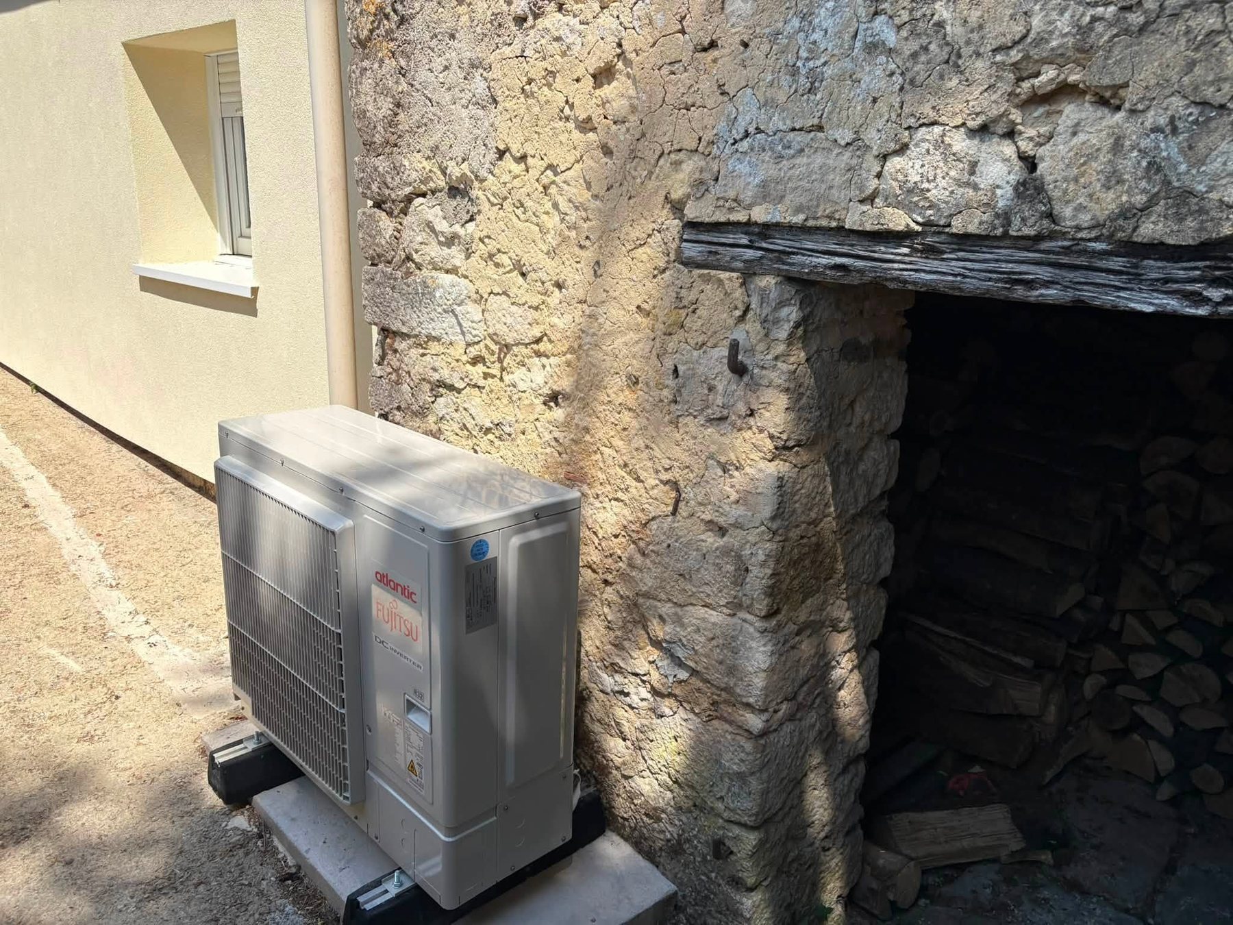 Pompe &agrave; chaleur install&eacute;e en ext&eacute;rieur